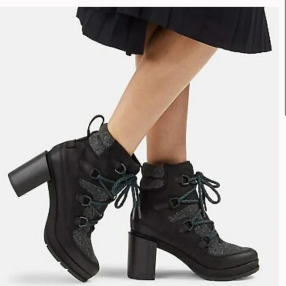 Sorel Black and Gray Women's Boots